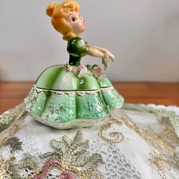 Vintage HP Japan Ceramic Figurine 3419, Vintage Figurines, Vintage Trinket Box, - Picture 5 of 9